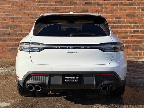 2025 Porsche Macan Base