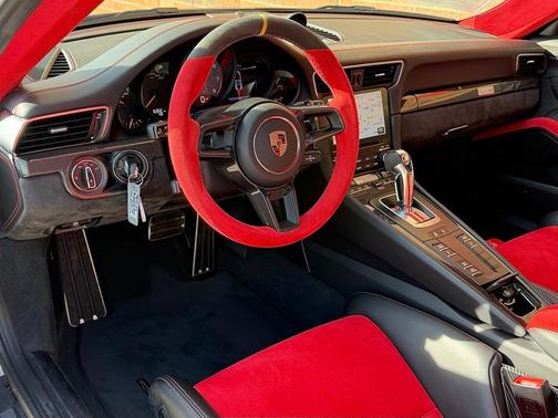 2018 Porsche 911 GT2 RS