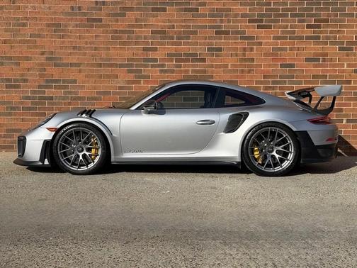 GT Silver Metallic 2018 Porsche 911 GT2 RS