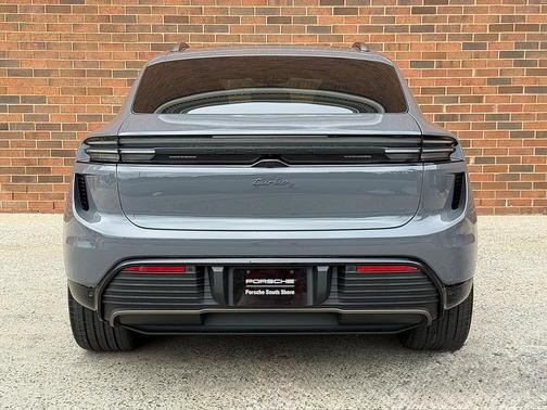 2025 Porsche Macan Electric Turbo