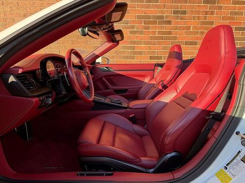 2023 Porsche 911 Carrera GTS