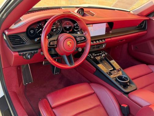 2023 Porsche 911 Carrera GTS