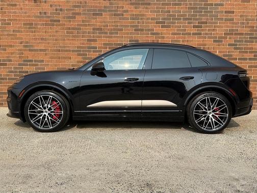 2025 Porsche Macan Electric Turbo