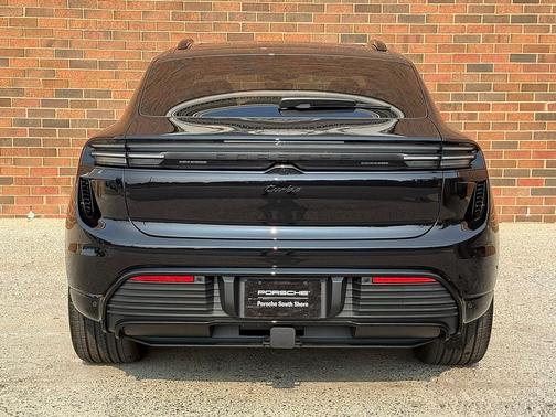 2025 Porsche Macan Electric Turbo