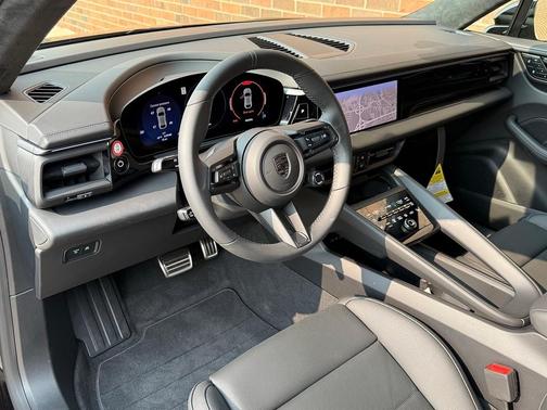 2025 Porsche Macan Electric Turbo