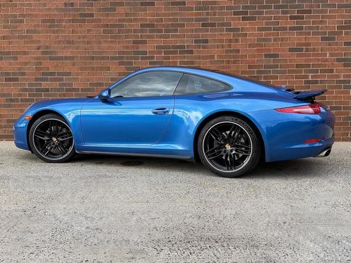 2015 Porsche 911 Carrera 4