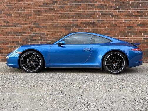 2015 Porsche 911 Carrera 4