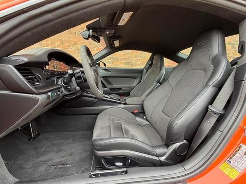 2025 Porsche 911 Carrera GTS