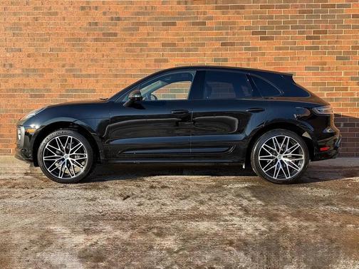 2026 Porsche Macan Base