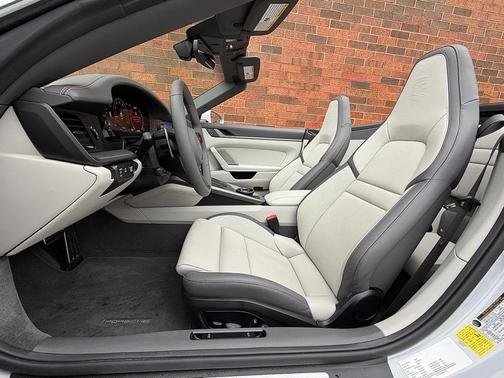 2025 Porsche 911 Carrera S