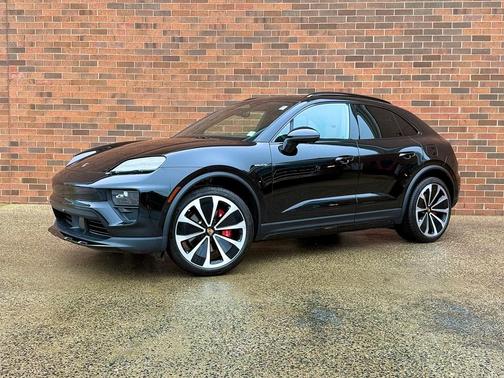 2025 Porsche Macan Electric 4S