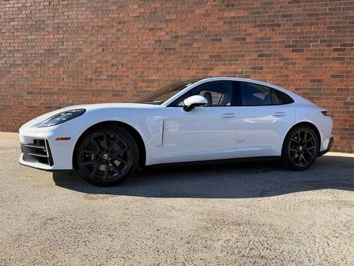 Carrara White 2026 Porsche Panamera 4
