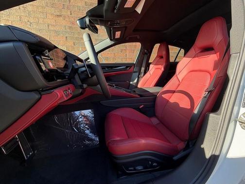 2026 Porsche Panamera 4