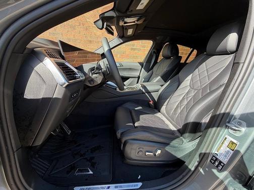 2025 BMW X6 xDrive40i