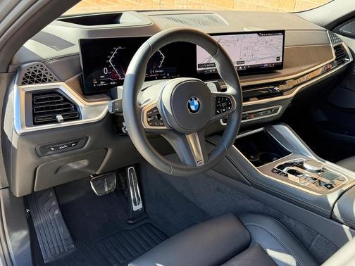 2025 BMW X6 xDrive40i