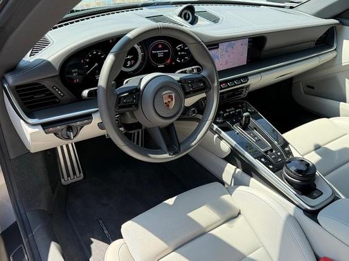 2023 Porsche 911 Carrera S