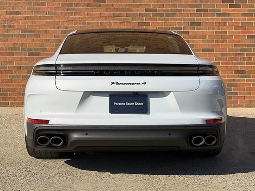 2026 Porsche Panamera 4