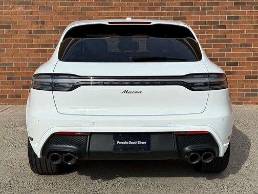 2026 Porsche Macan Base