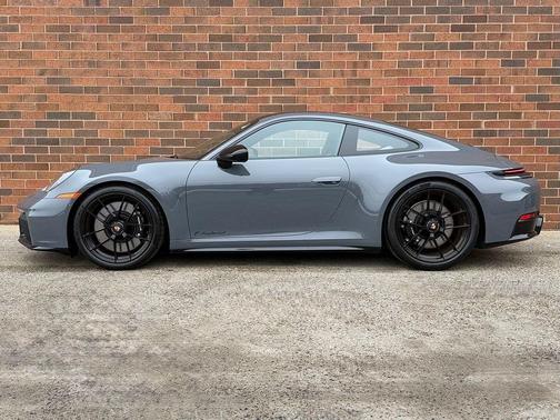 2026 Porsche 911 Carrera 4 GTS