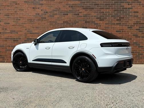2025 Porsche Macan Electric 4