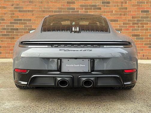 2026 Porsche 911 Carrera 4 GTS