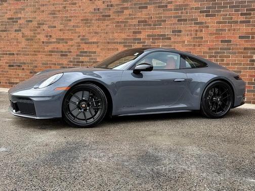2026 Porsche 911 Carrera 4 GTS