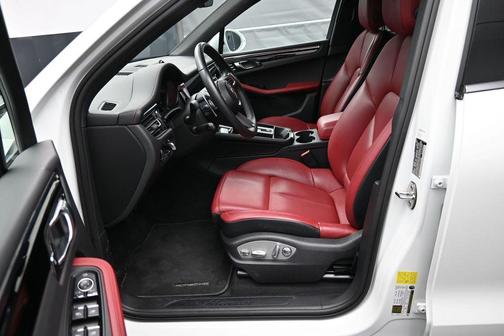 White 2025 Porsche Macan