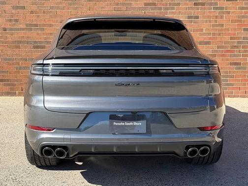 2026 Porsche Cayenne AWD