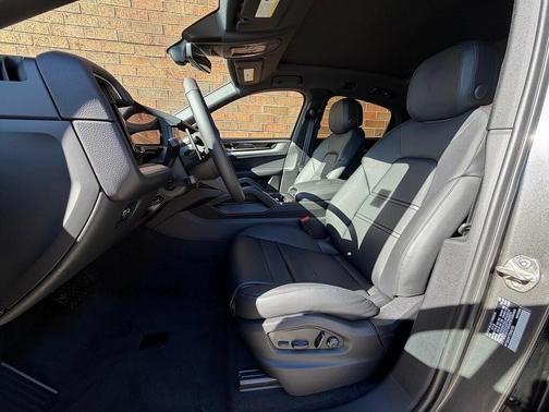 2026 Porsche Cayenne AWD