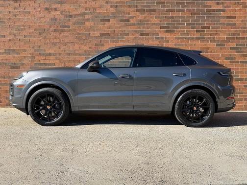 2026 Porsche Cayenne AWD
