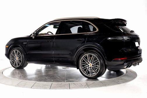 Jet Black 2022 Porsche Cayenne Turbo S