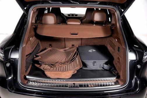 Jet Black 2022 Porsche Cayenne Turbo S