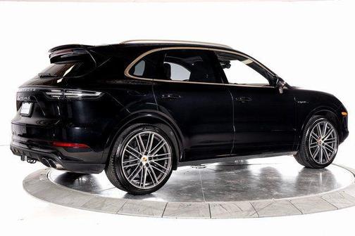 Jet Black 2022 Porsche Cayenne Turbo S