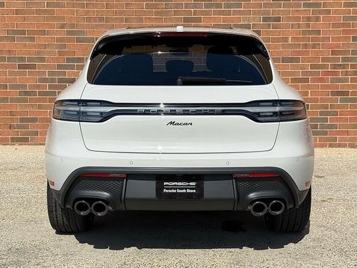 2025 Porsche Macan Base
