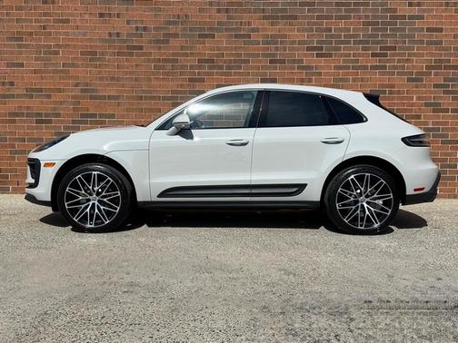 2025 Porsche Macan Base