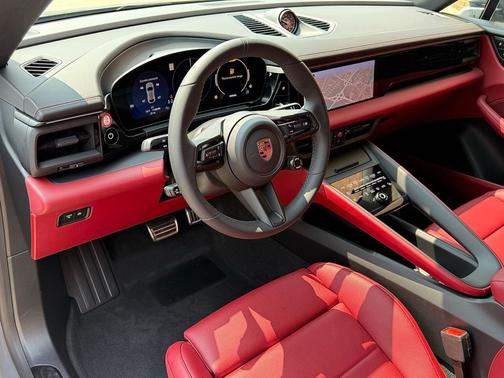2025 Porsche Macan Electric 4S