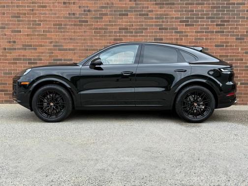 2025 Porsche Cayenne AWD