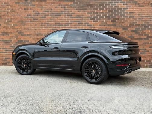 2025 Porsche Cayenne AWD