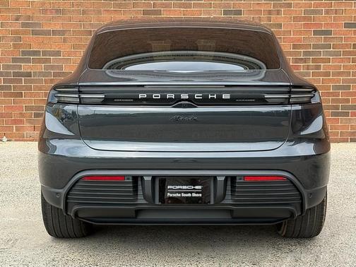 2025 Porsche Macan Electric Base