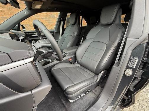 2025 Porsche Macan Electric Base