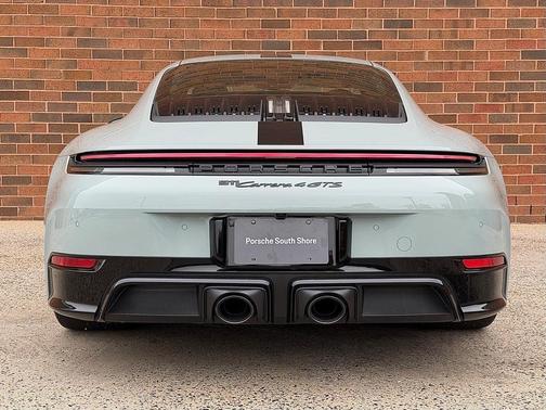 2025 Porsche 911 Carrera 4 GTS