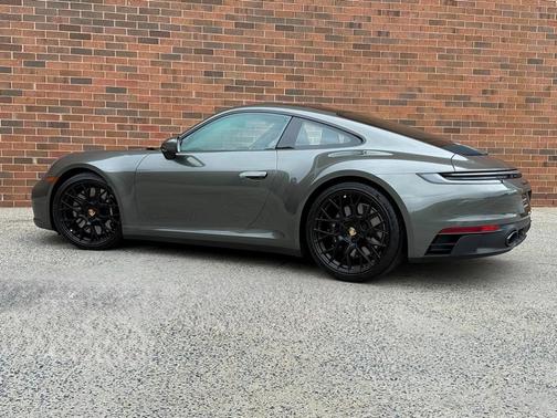 2024 Porsche 911 Carrera GTS