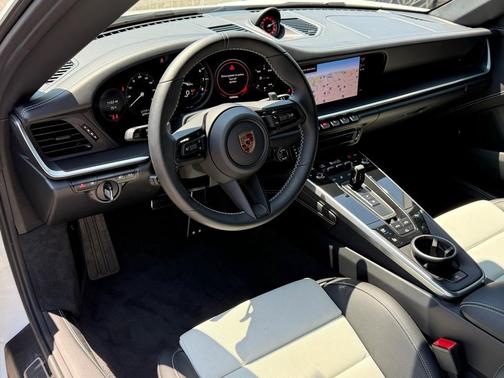 2024 Porsche 911 Carrera 4S