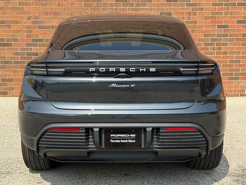 2025 Porsche Macan Electric 4
