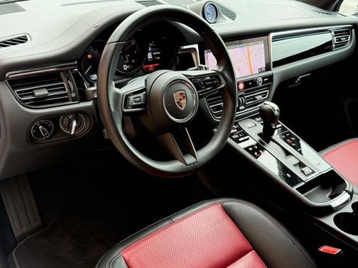 2024 Porsche Macan 