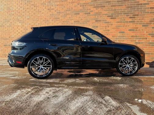 2025 Porsche Macan 