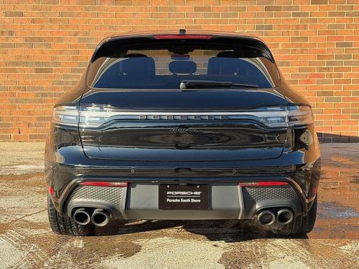 2025 Porsche Macan Base