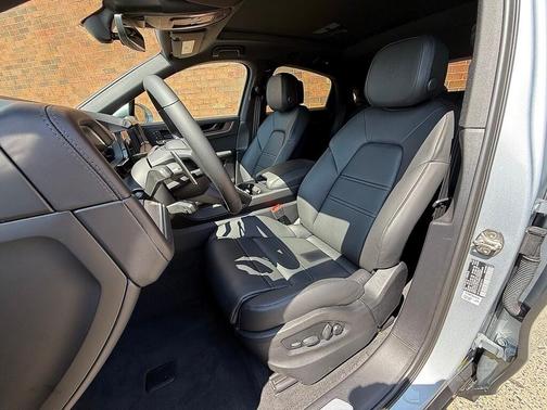 2025 Porsche Cayenne E-Hybrid Coupe Base