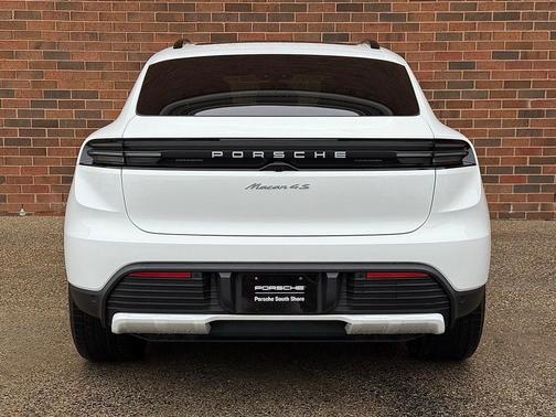 2025 Porsche Macan Electric 4S
