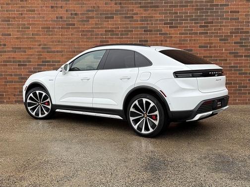 2025 Porsche Macan Electric 4S
